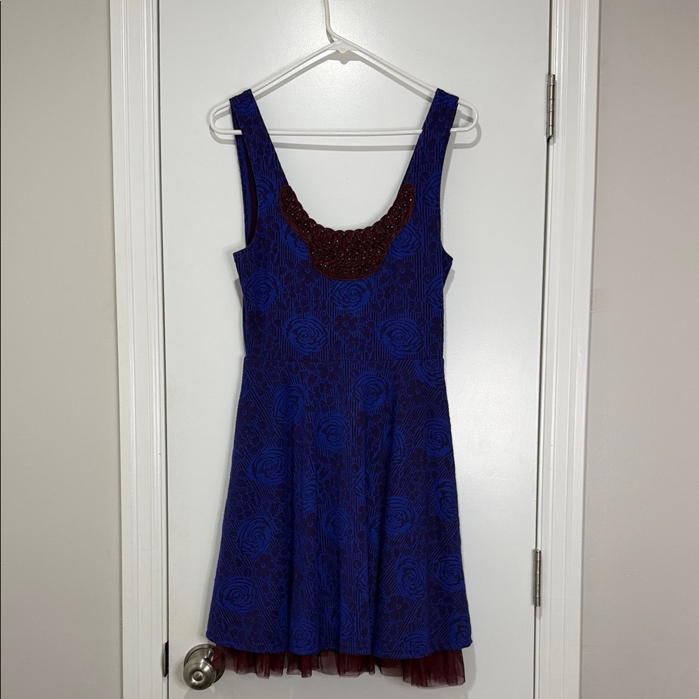 Blue Sleeveless Dress with burgundy Accents